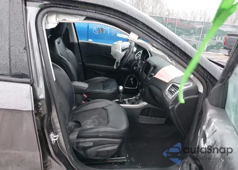 2018 Jeep Compass Latitude 4X4 from USA, damaged, VIN 3C4NJDBB8JT117175